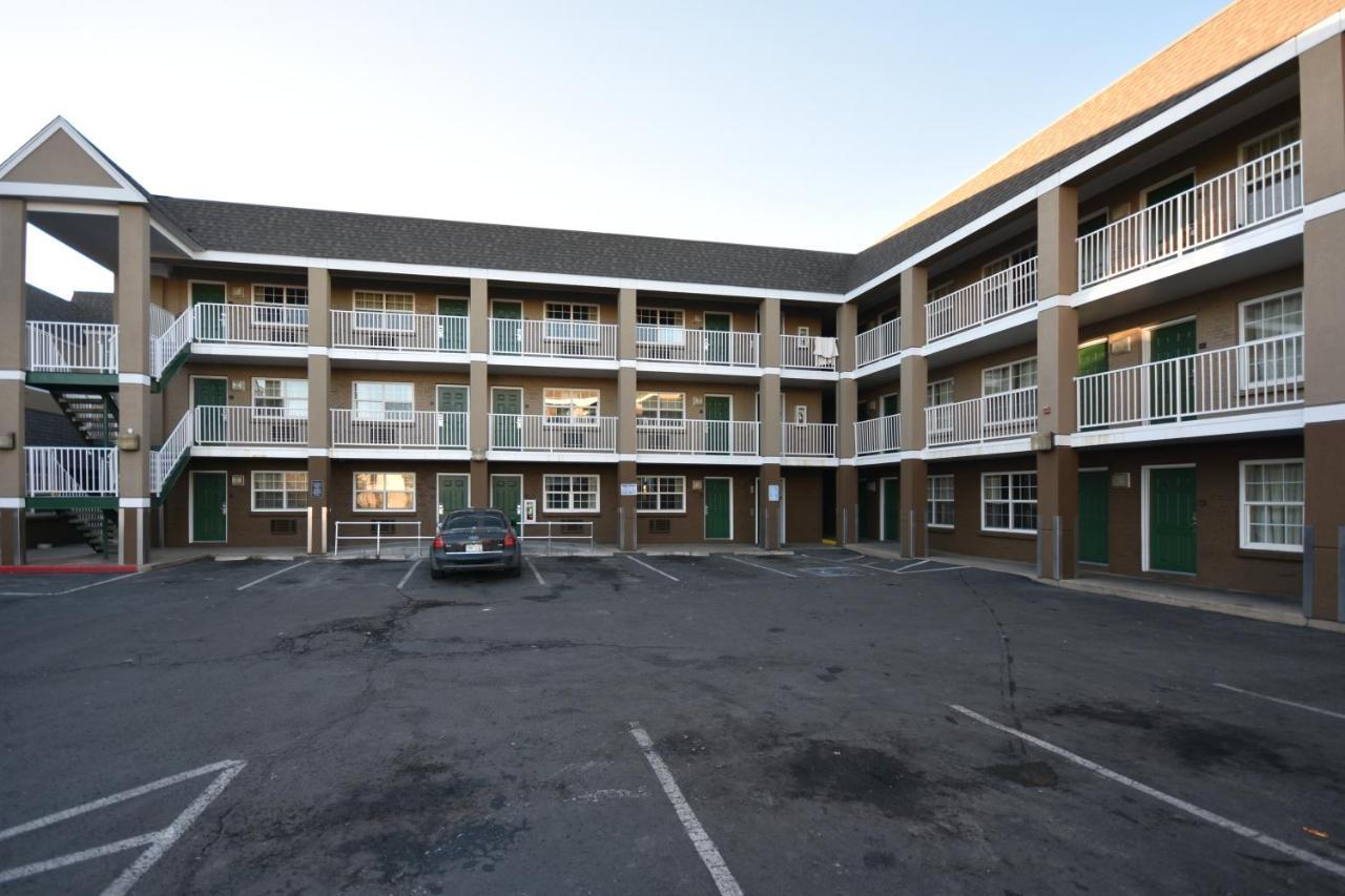 Hometowne Studios By Red Roof Denver - Lakewood West Exterior photo