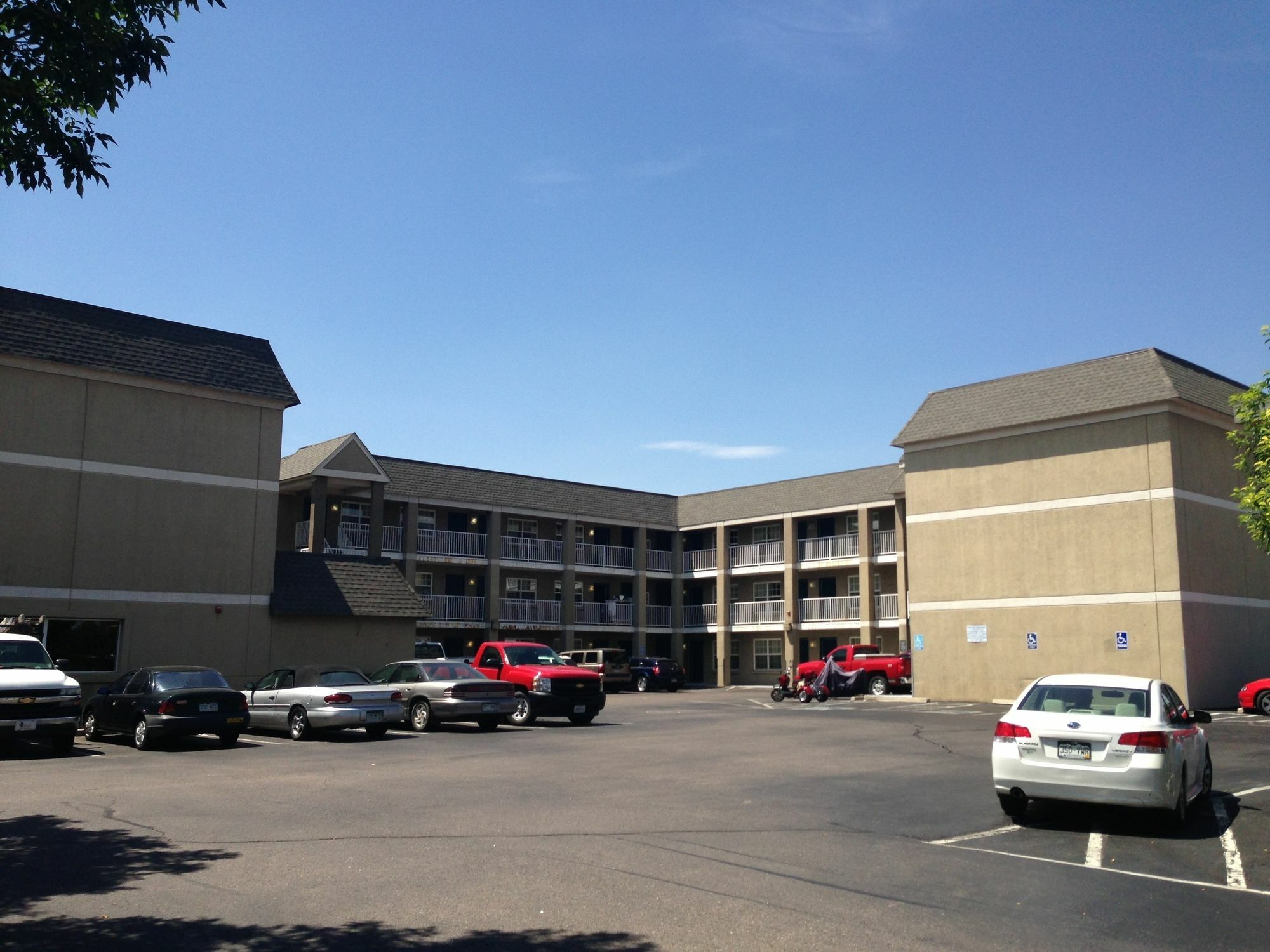 Hometowne Studios By Red Roof Denver - Lakewood West Exterior photo